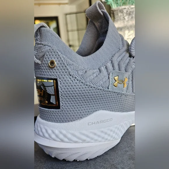 🌟NWOT Under Armour Mens Harper 9 Turf Baseball Shoes 🌟 - Picture 8 of 8